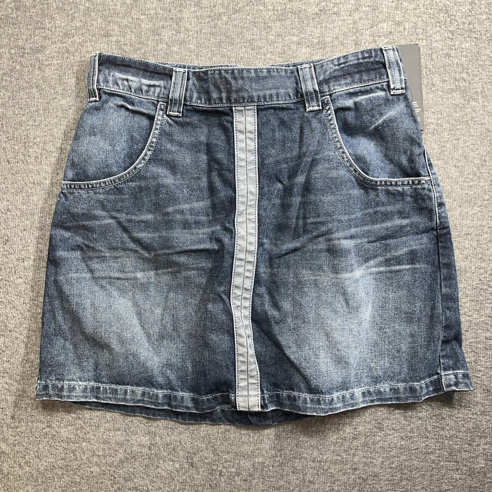 Guess women's medium wash A-Line denim skirt size 30 NWT